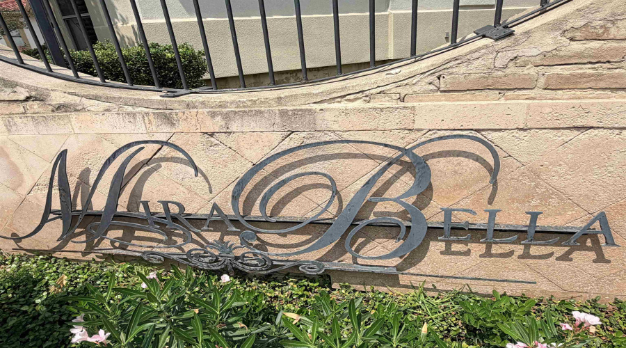 7221 Lake Victoria Rd, Laredo, Texas 78041, 3 Bedrooms Bedrooms, 7 Rooms Rooms,2 BathroomsBathrooms,Residential,For Sale,7221 Lake Victoria Rd,20261572