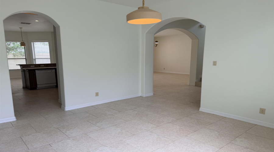 7221 Lake Victoria Rd, Laredo, Texas 78041, 3 Bedrooms Bedrooms, 7 Rooms Rooms,2 BathroomsBathrooms,Residential,For Sale,7221 Lake Victoria Rd,20261572