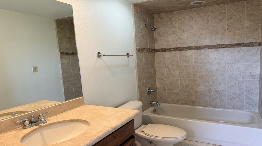 7221 Lake Victoria Rd, Laredo, Texas 78041, 3 Bedrooms Bedrooms, 7 Rooms Rooms,2 BathroomsBathrooms,Residential,For Rent,7221 Lake Victoria Rd,20261573