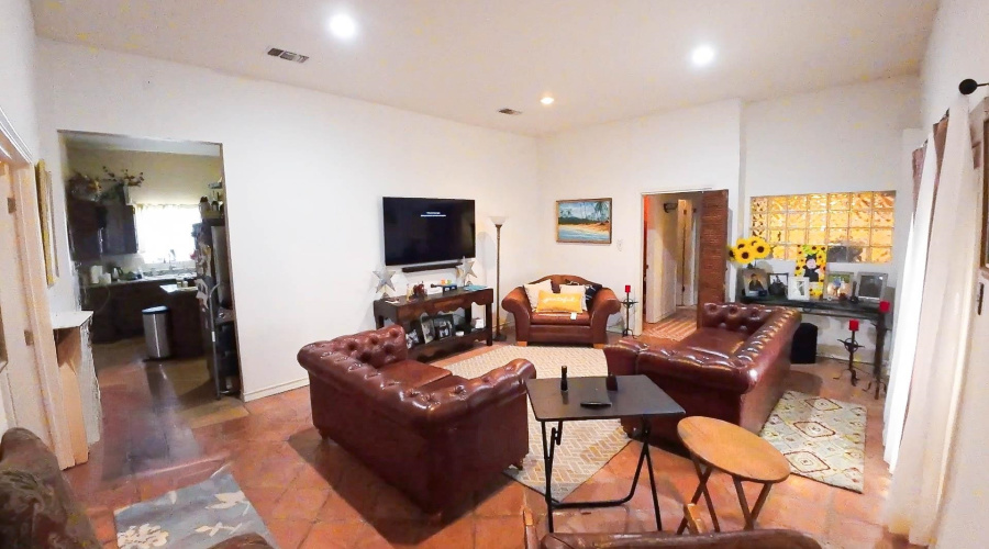 20655 U.S. Hwy 83 North, Laredo, Texas 78045, 5 Bedrooms Bedrooms, 13 Rooms Rooms,4 BathroomsBathrooms,Residential,For Sale,20655 U.S. Hwy 83 North,20261575