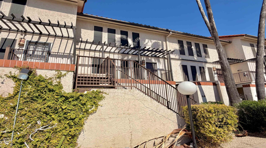 101 W Del Mar Blvd, LAREDO, Texas 78045, 3 Bedrooms Bedrooms, 5 Rooms Rooms,2 BathroomsBathrooms,Residential,For Sale,101 W Del Mar Blvd,20261576