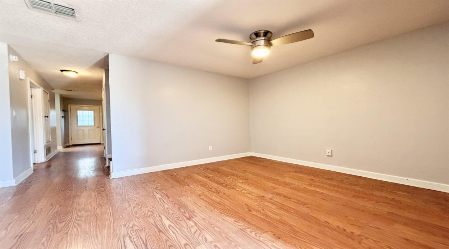 101 W Del Mar Blvd, LAREDO, Texas 78045, 3 Bedrooms Bedrooms, 5 Rooms Rooms,2 BathroomsBathrooms,Residential,For Sale,101 W Del Mar Blvd,20261576