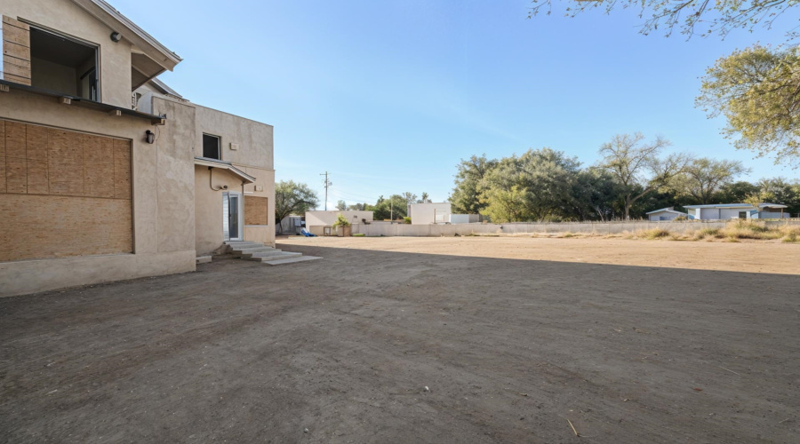 1718 Victoria St, Laredo, Texas 78041, 1 Room Rooms,4 BathroomsBathrooms,Commercial retail/office,For Sale,1718 Victoria St,20261577