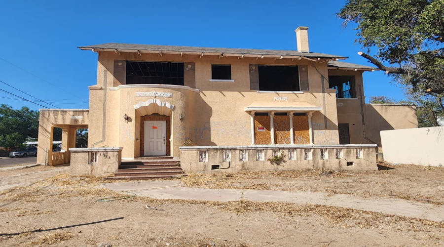 1718 Victoria St, Laredo, Texas 78041, 1 Room Rooms,4 BathroomsBathrooms,Commercial retail/office,For Sale,1718 Victoria St,20261577