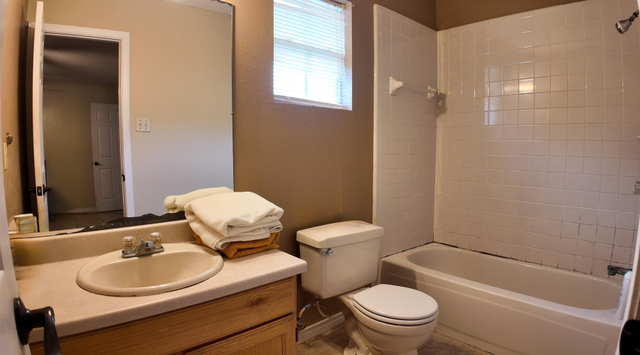 1520 Pintail St, laredo, Texas 78045, 3 Bedrooms Bedrooms, 6 Rooms Rooms,2 BathroomsBathrooms,Residential,For Sale,1520 Pintail St,20261578