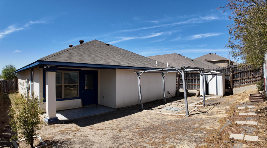 811 Bartolome Ln, LAREDO, Texas 78043, 3 Bedrooms Bedrooms, 5 Rooms Rooms,2 BathroomsBathrooms,Residential,For Sale,811 Bartolome Ln,20261580