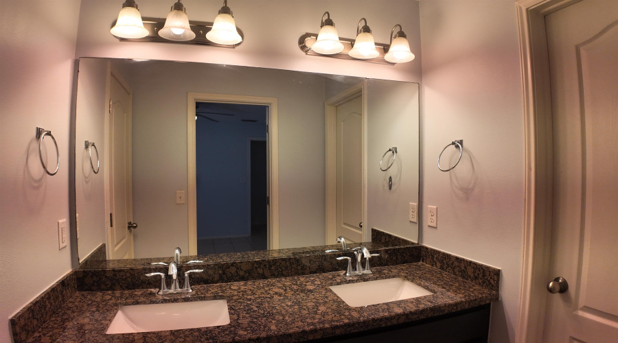 811 Bartolome Ln, LAREDO, Texas 78043, 3 Bedrooms Bedrooms, 5 Rooms Rooms,2 BathroomsBathrooms,Residential,For Sale,811 Bartolome Ln,20261580