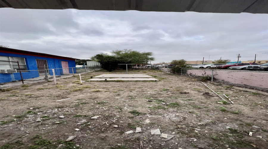 1516 Zaragoza St, Laredo, Texas 78040, 1 Room Rooms,1 BathroomBathrooms,Commercial retail/office,For Sale,1516 Zaragoza St,20261589