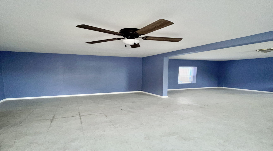1516 Zaragoza St, Laredo, Texas 78040, 1 Room Rooms,1 BathroomBathrooms,Commercial retail/office,For Sale,1516 Zaragoza St,20261589