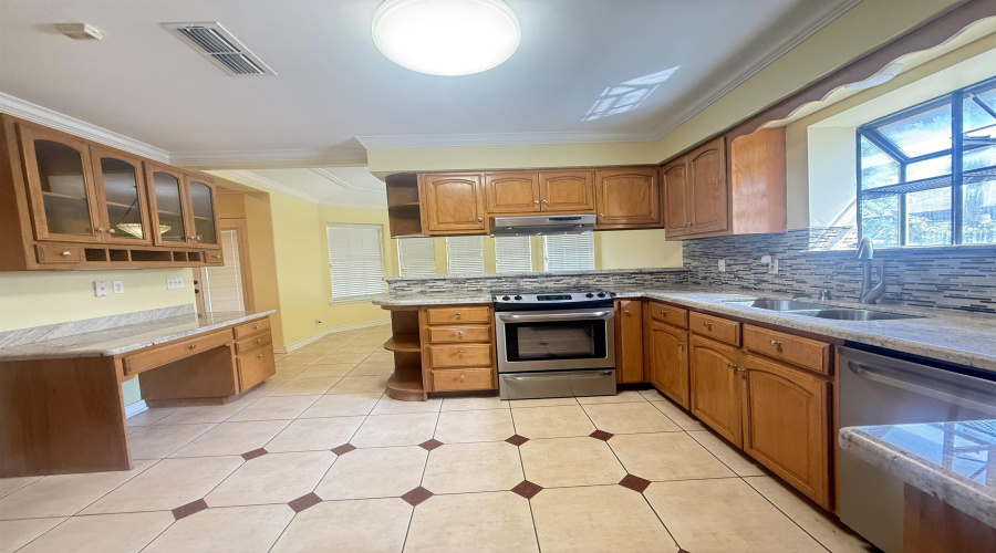 1504 Nelson Ct, Laredo, Texas 78045, 3 Bedrooms Bedrooms, 7 Rooms Rooms,2 BathroomsBathrooms,Residential,For Rent,1504 Nelson Ct,20261583