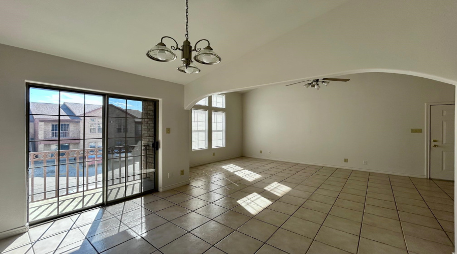 1752 Tiara Trl, Laredo, Texas 78045, 2 Bedrooms Bedrooms, 5 Rooms Rooms,2 BathroomsBathrooms,Residential,For Rent,1752 Tiara Trl,20261584