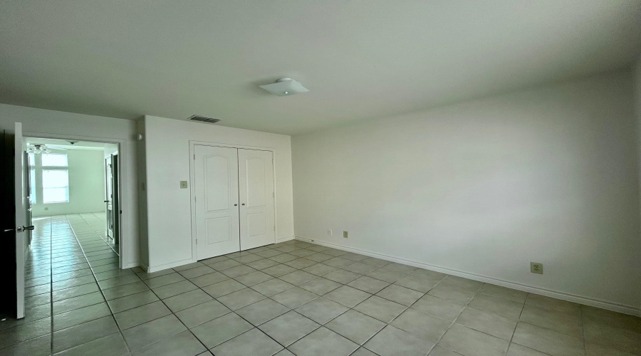 1752 Tiara Trl, Laredo, Texas 78045, 2 Bedrooms Bedrooms, 5 Rooms Rooms,2 BathroomsBathrooms,Residential,For Rent,1752 Tiara Trl,20261584