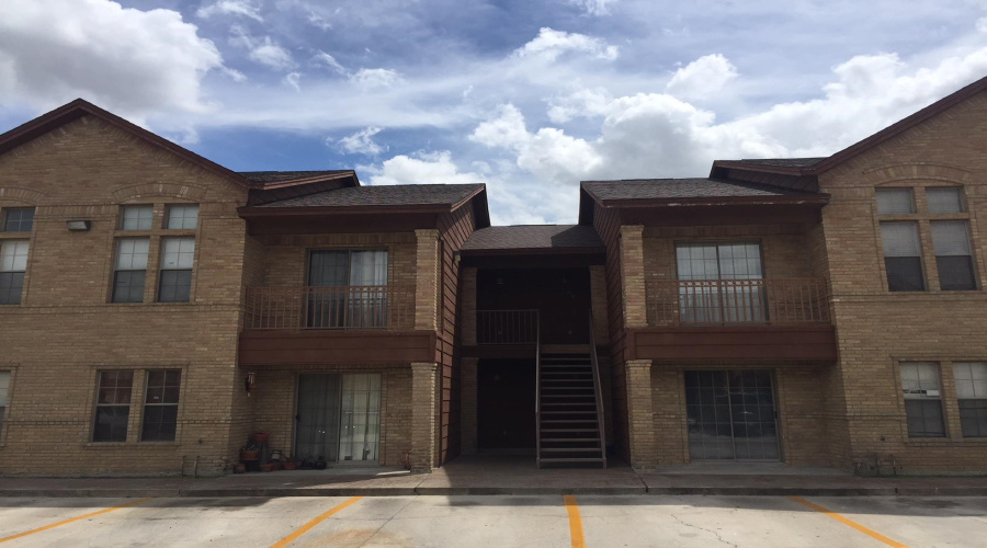 1752 Tiara Trl, Laredo, Texas 78045, 2 Bedrooms Bedrooms, 5 Rooms Rooms,2 BathroomsBathrooms,Residential,For Rent,1752 Tiara Trl,20261584