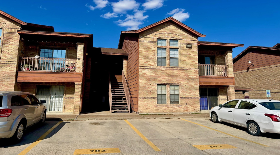 1752 Tiara Trl, Laredo, Texas 78045, 2 Bedrooms Bedrooms, 5 Rooms Rooms,2 BathroomsBathrooms,Residential,For Rent,1752 Tiara Trl,20261584