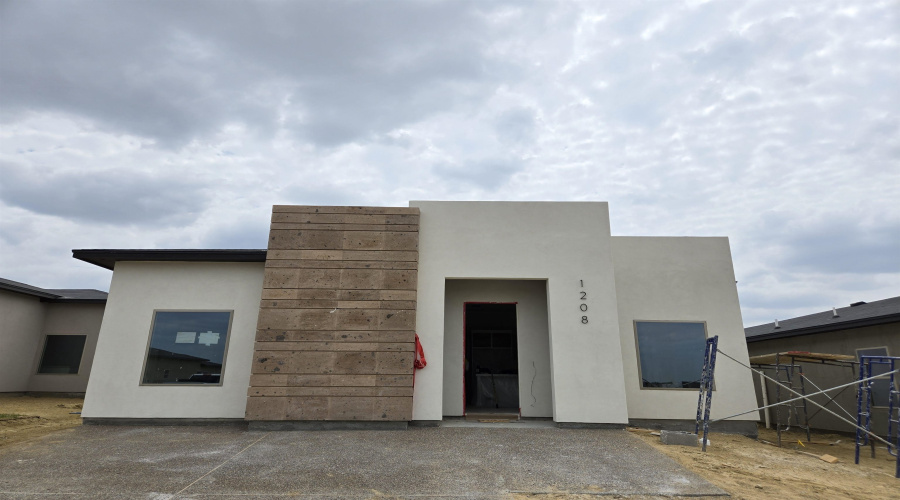 1208 Noyola Loop, Laredo, Texas 78041, 4 Bedrooms Bedrooms, 5 Rooms Rooms,2 BathroomsBathrooms,Residential,For Sale,1208 Noyola Loop,20261592