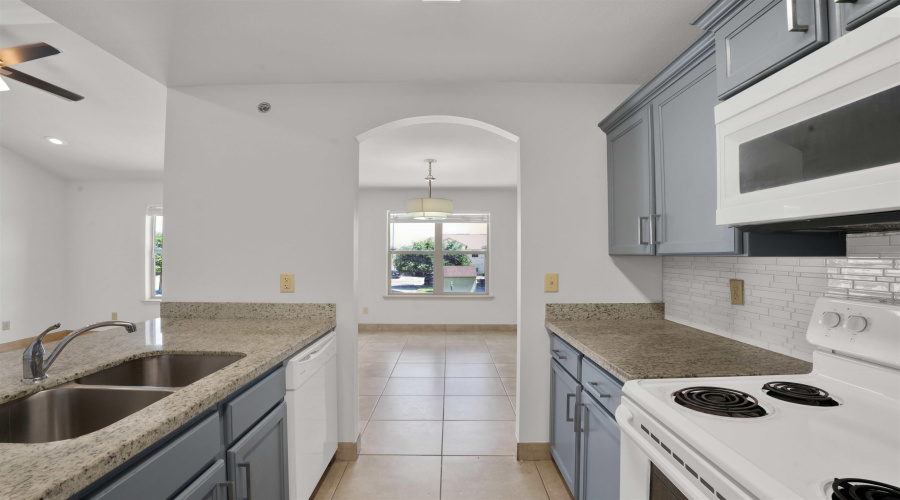 7607 King Arthurs Ct, Laredo, Texas 78041, 2 Bedrooms Bedrooms, 2 Rooms Rooms,2 BathroomsBathrooms,Residential,For Rent,7607 King Arthurs Ct,20261597