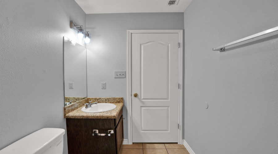 1022 Dicky Lane, Laredo, Texas 78043, 3 Bedrooms Bedrooms, 2 Rooms Rooms,2 BathroomsBathrooms,Residential,For Rent,1022 Dicky Lane,20261601