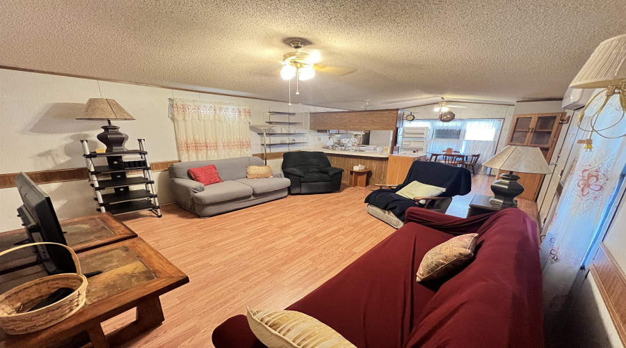 134 Sunshine Ln., Zapata, Texas 78076, 2 Bedrooms Bedrooms, 4 Rooms Rooms,1 BathroomBathrooms,Residential,For Sale,134 Sunshine Ln.,20261603