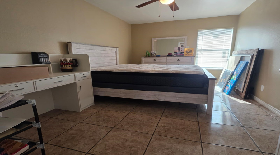 1424 Franc Cigarroa Dr, LAREDO, Texas 78046, 4 Bedrooms Bedrooms, 6 Rooms Rooms,2 BathroomsBathrooms,Residential,For Sale,1424 Franc Cigarroa Dr,20261586