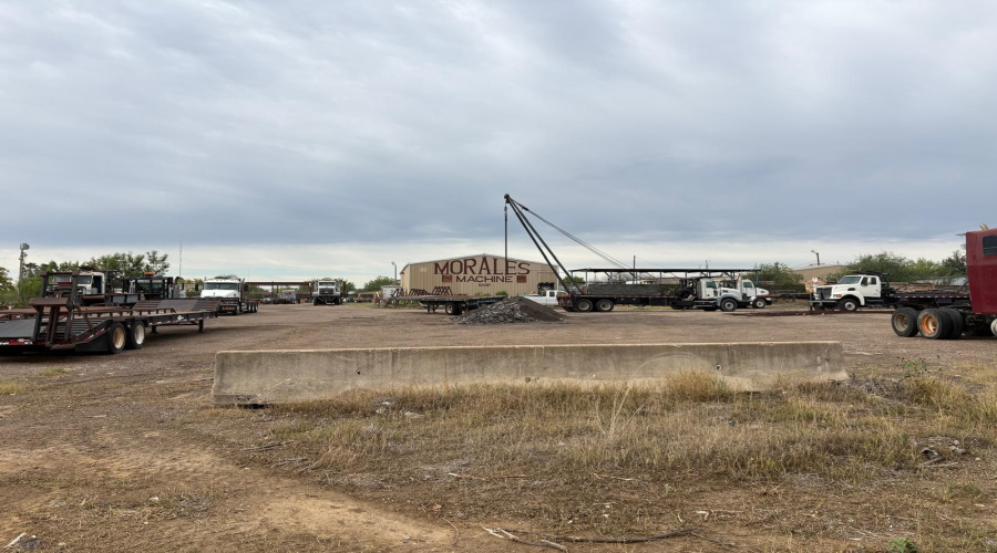 5795 U.S. Hwy 359, LAREDO, Texas 78043, 1 Bedroom Bedrooms, 51 Rooms Rooms,2 BathroomsBathrooms,Commercial/industrial,For Sale,5795 U.S. Hwy 359,20261607