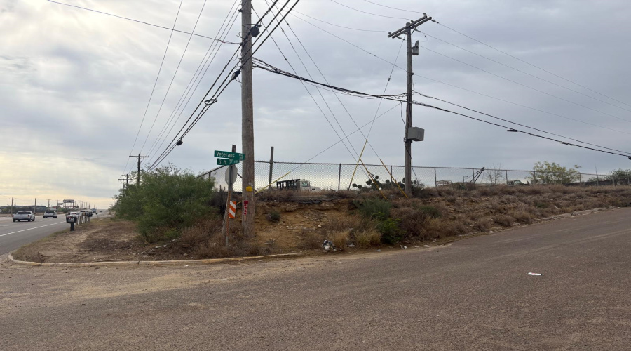 5795 U.S. Hwy 359, LAREDO, Texas 78043, 1 Bedroom Bedrooms, 51 Rooms Rooms,2 BathroomsBathrooms,Commercial/industrial,For Sale,5795 U.S. Hwy 359,20261607