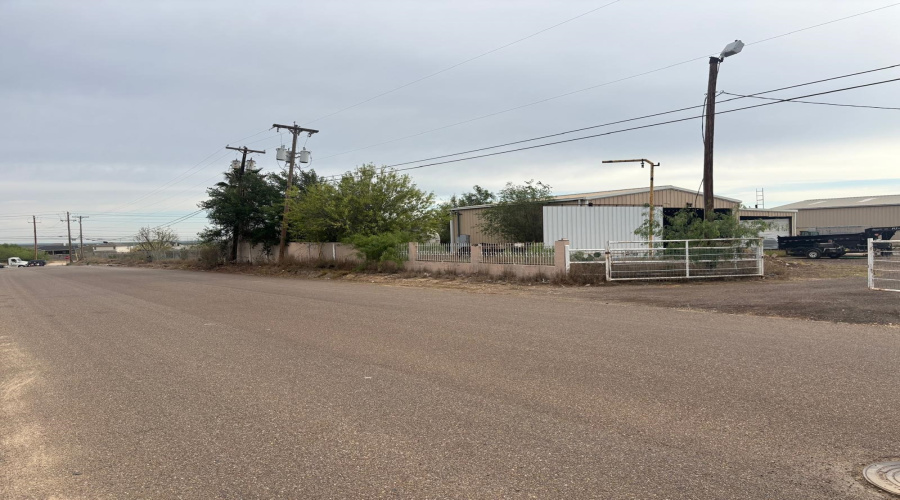 5795 U.S. Hwy 359, LAREDO, Texas 78043, 1 Bedroom Bedrooms, 51 Rooms Rooms,2 BathroomsBathrooms,Commercial/industrial,For Sale,5795 U.S. Hwy 359,20261607