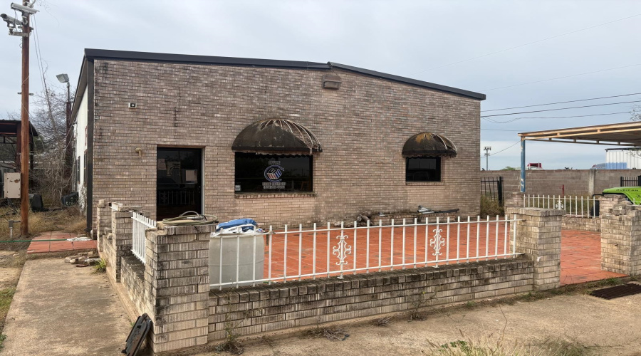 5795 U.S. Hwy 359, LAREDO, Texas 78043, 1 Bedroom Bedrooms, 51 Rooms Rooms,2 BathroomsBathrooms,Commercial/industrial,For Sale,5795 U.S. Hwy 359,20261607