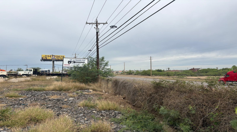 5795 U.S. Hwy 359, LAREDO, Texas 78043, 1 Bedroom Bedrooms, 51 Rooms Rooms,2 BathroomsBathrooms,Commercial/industrial,For Sale,5795 U.S. Hwy 359,20261607