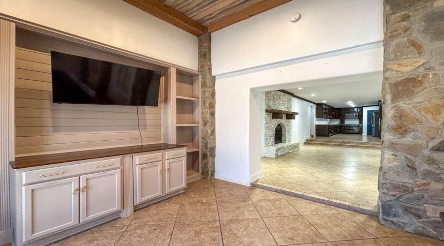 471 Cerrito Dr, Zapata, Texas 78076, 7 Bedrooms Bedrooms, 12 Rooms Rooms,4 BathroomsBathrooms,Residential,For Sale,471 Cerrito Dr,20261605