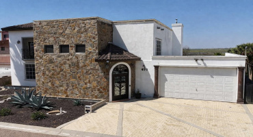 471 Cerrito Dr, Zapata, Texas 78076, 7 Bedrooms Bedrooms, 12 Rooms Rooms,4 BathroomsBathrooms,Residential,For Sale,471 Cerrito Dr,20261605