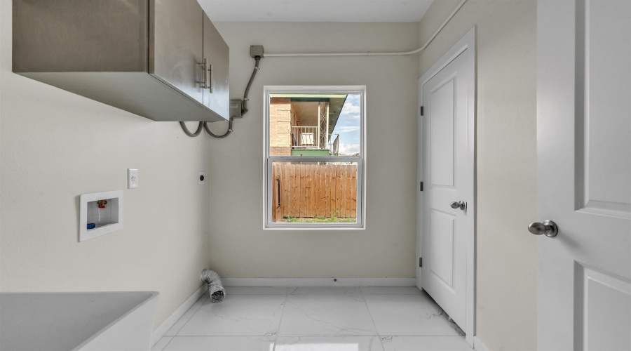 504 Gale Ct, Laredo, Texas 78041, 3 Bedrooms Bedrooms, 5 Rooms Rooms,2 BathroomsBathrooms,Residential,For Sale,504 Gale Ct,20261606