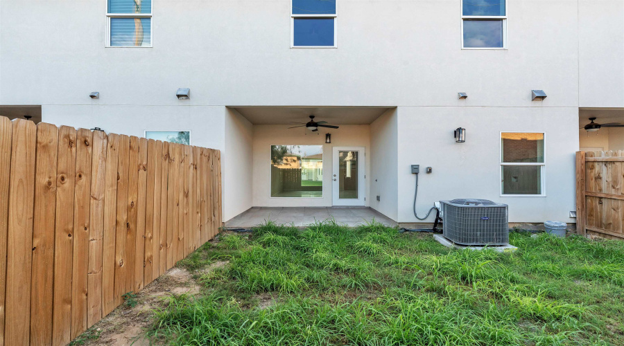 504 Gale Ct, Laredo, Texas 78041, 3 Bedrooms Bedrooms, 5 Rooms Rooms,2 BathroomsBathrooms,Residential,For Sale,504 Gale Ct,20261606