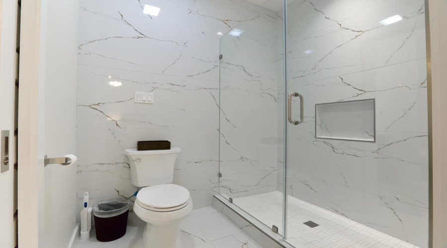 210 Veracruz Dr., Laredo, Texas 78045, 3 Bedrooms Bedrooms, 5 Rooms Rooms,2 BathroomsBathrooms,Residential,For Sale,210 Veracruz Dr.,20261608