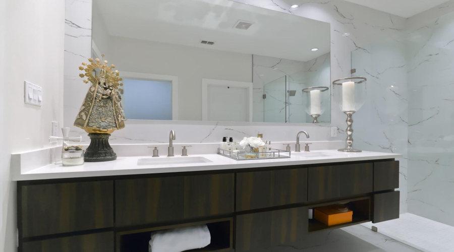 210 Veracruz Dr., Laredo, Texas 78045, 3 Bedrooms Bedrooms, 5 Rooms Rooms,2 BathroomsBathrooms,Residential,For Sale,210 Veracruz Dr.,20261608