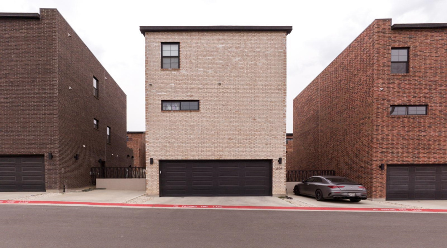 210 Veracruz Dr., Laredo, Texas 78045, 3 Bedrooms Bedrooms, 5 Rooms Rooms,2 BathroomsBathrooms,Residential,For Sale,210 Veracruz Dr.,20261608