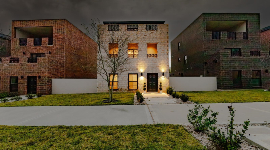 210 Veracruz Dr., Laredo, Texas 78045, 3 Bedrooms Bedrooms, 5 Rooms Rooms,2 BathroomsBathrooms,Residential,For Sale,210 Veracruz Dr.,20261608