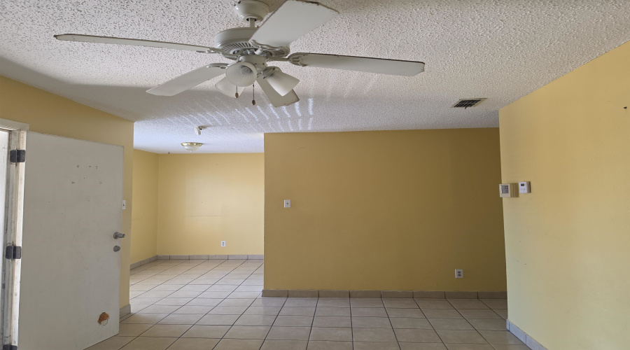 5302 Springfield Ave, Laredo, Texas 78041, 2 Bedrooms Bedrooms, 4 Rooms Rooms,1 BathroomBathrooms,Residential,For Rent,5302 Springfield Ave,20261609