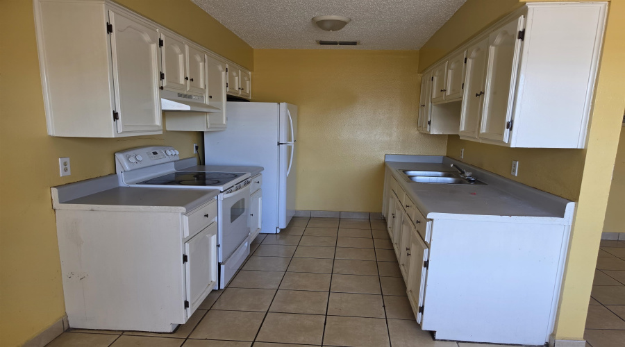 5302 Springfield Ave, Laredo, Texas 78041, 2 Bedrooms Bedrooms, 4 Rooms Rooms,1 BathroomBathrooms,Residential,For Rent,5302 Springfield Ave,20261609