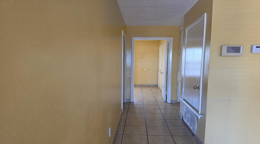 5302 Springfield Ave, Laredo, Texas 78041, 2 Bedrooms Bedrooms, 4 Rooms Rooms,1 BathroomBathrooms,Residential,For Rent,5302 Springfield Ave,20261609