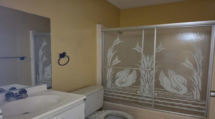 5302 Springfield Ave, Laredo, Texas 78041, 2 Bedrooms Bedrooms, 4 Rooms Rooms,1 BathroomBathrooms,Residential,For Rent,5302 Springfield Ave,20261609