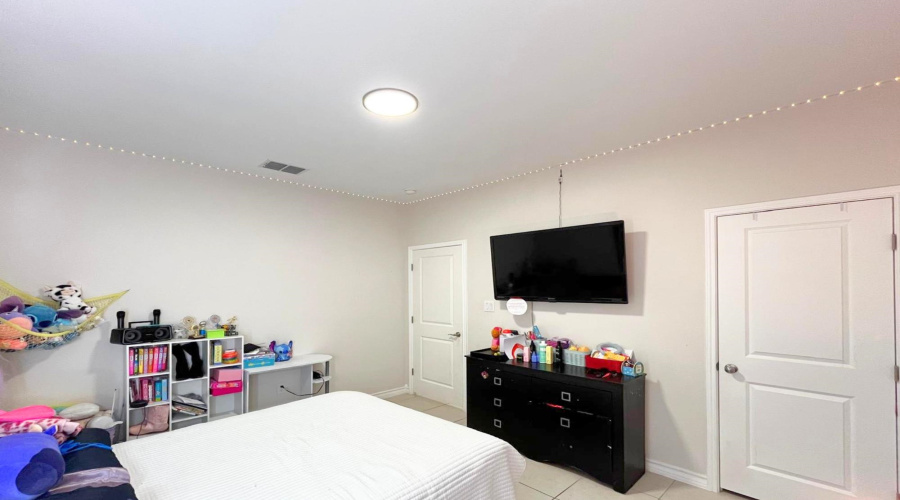 1512 Latigo Loop, LAREDO, Texas 78046, 4 Bedrooms Bedrooms, 6 Rooms Rooms,2 BathroomsBathrooms,Residential,For Rent,1512 Latigo Loop,20261611