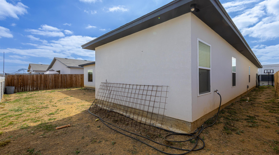 1512 Latigo Loop, LAREDO, Texas 78046, 4 Bedrooms Bedrooms, 6 Rooms Rooms,2 BathroomsBathrooms,Residential,For Rent,1512 Latigo Loop,20261611