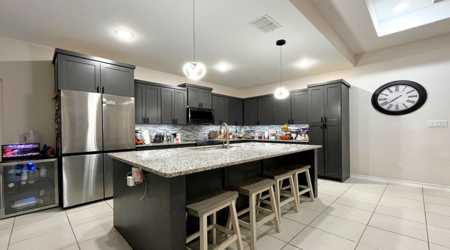 1512 Latigo Loop, LAREDO, Texas 78046, 4 Bedrooms Bedrooms, 6 Rooms Rooms,2 BathroomsBathrooms,Residential,For Rent,1512 Latigo Loop,20261611