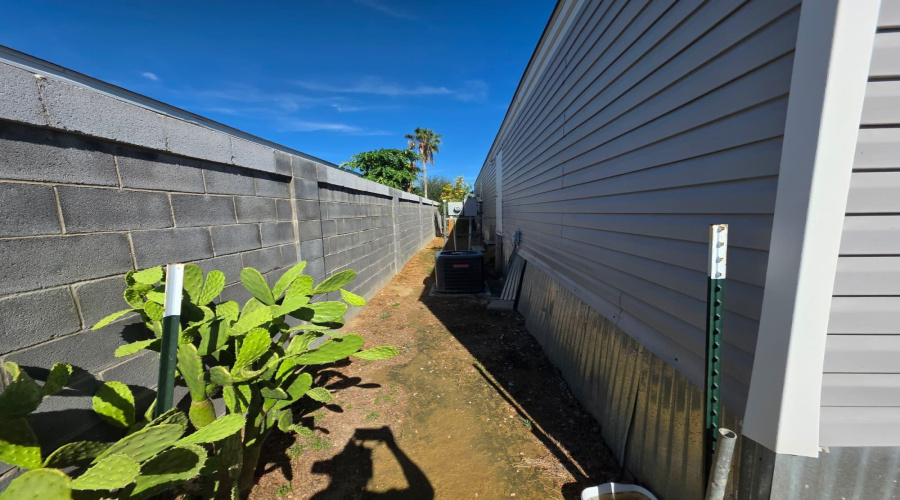 5004 Santa Rosa Dr, LAREDO, Texas 78046, 2 Bedrooms Bedrooms, 4 Rooms Rooms,2 BathroomsBathrooms,Residential,For Sale,5004 Santa Rosa Dr,20261612