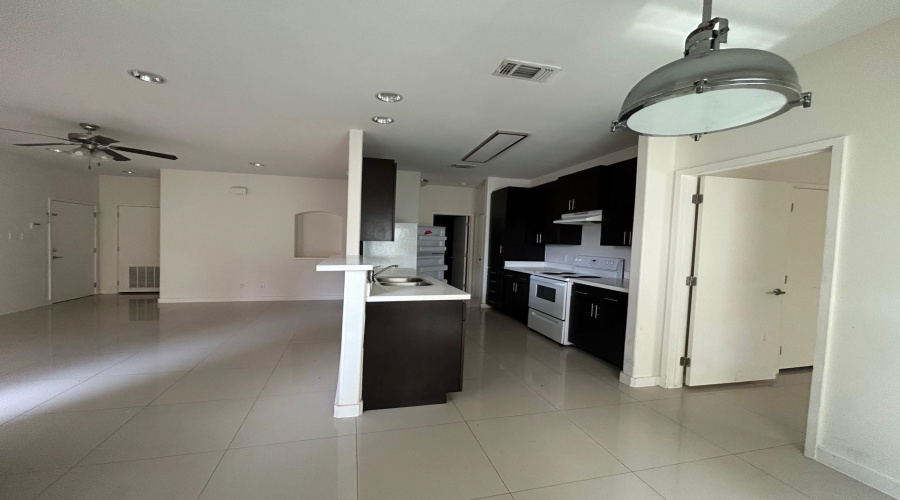 501 Shiloh Dr, LAREDO, Texas 78045, 2 Bedrooms Bedrooms, 5 Rooms Rooms,2 BathroomsBathrooms,Residential,For Rent,501 Shiloh Dr,20261613