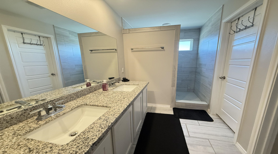 11405 Quintana Dr, Laredo, Texas 78045, 3 Bedrooms Bedrooms, 5 Rooms Rooms,2 BathroomsBathrooms,Residential,For Rent,11405 Quintana Dr,20261615