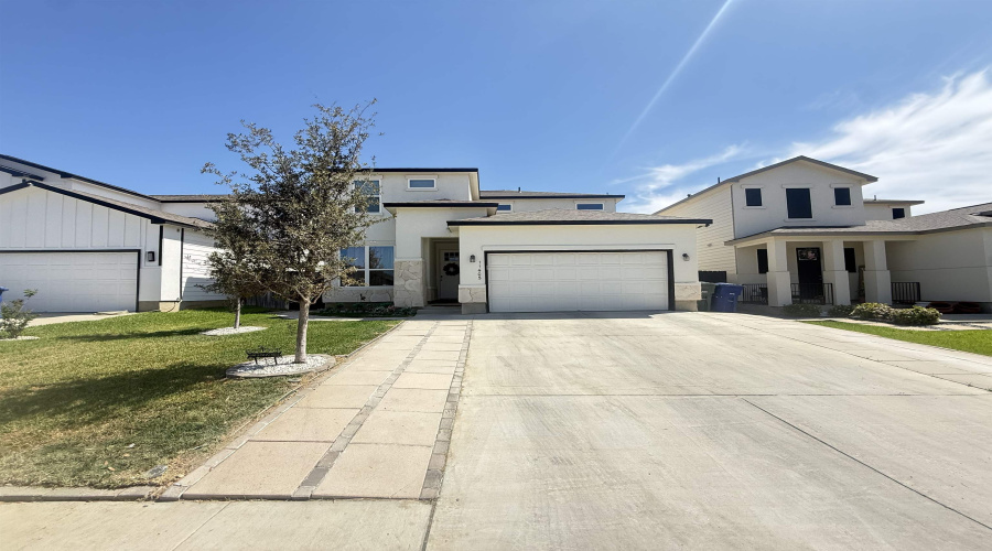 11405 Quintana Dr, Laredo, Texas 78045, 3 Bedrooms Bedrooms, 5 Rooms Rooms,2 BathroomsBathrooms,Residential,For Rent,11405 Quintana Dr,20261615