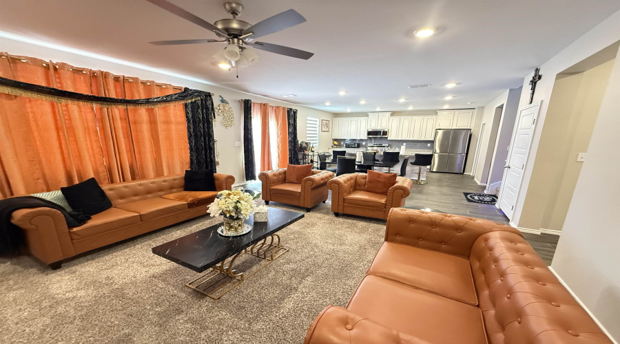 11405 Quintana Dr, Laredo, Texas 78045, 3 Bedrooms Bedrooms, 5 Rooms Rooms,2 BathroomsBathrooms,Residential,For Rent,11405 Quintana Dr,20261615