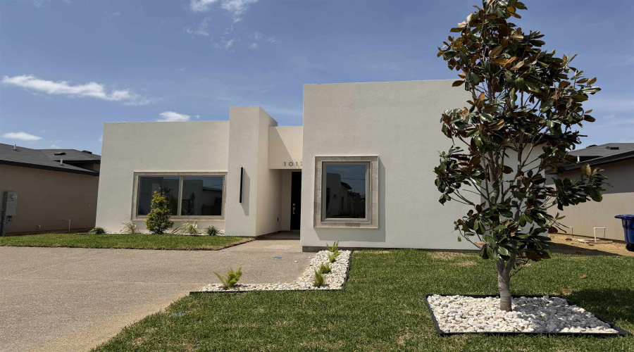 1017 Noyola Loop, Laredo, Texas 78046, 3 Bedrooms Bedrooms, 5 Rooms Rooms,2 BathroomsBathrooms,Residential,For Sale,1017 Noyola Loop,20261618