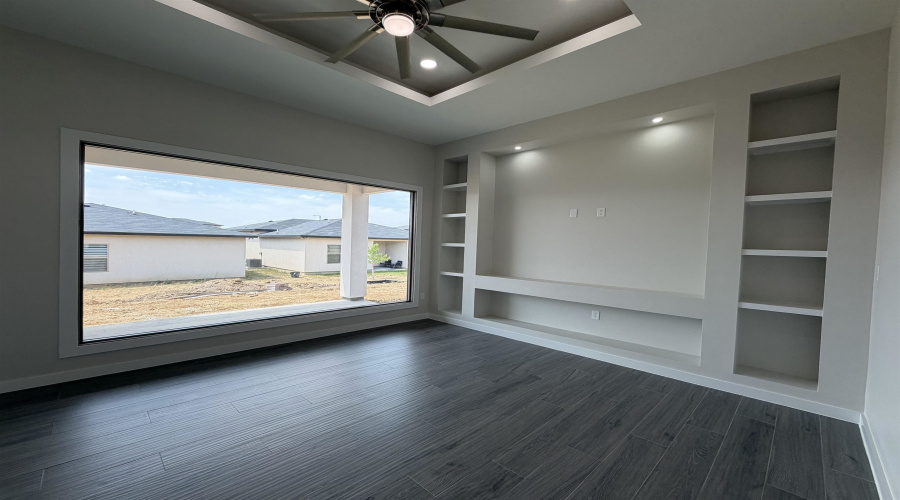 1017 Noyola Loop, Laredo, Texas 78046, 3 Bedrooms Bedrooms, 5 Rooms Rooms,2 BathroomsBathrooms,Residential,For Sale,1017 Noyola Loop,20261618